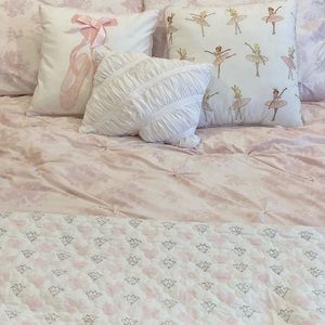 Nicole Miller Kids comforter, quilt, 3 ballerina pillows, 2 shams